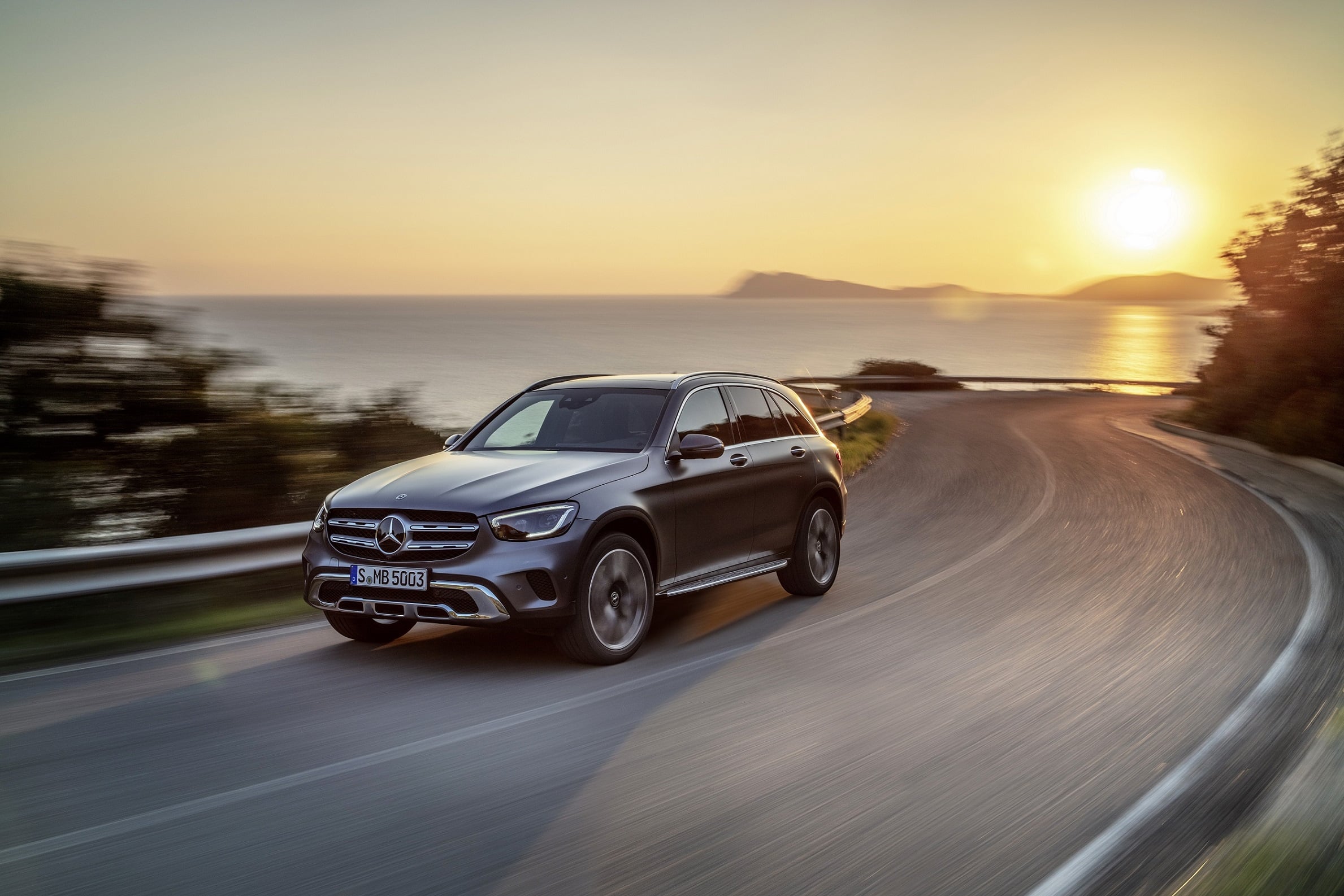 Mercedes benz glc. Мерседес-Бенц GLC 2019. Мерседес кроссовер GLC 2019. Мерседес Бенц 300 4 matic GLC 2019. Мерседес GLK 2020.